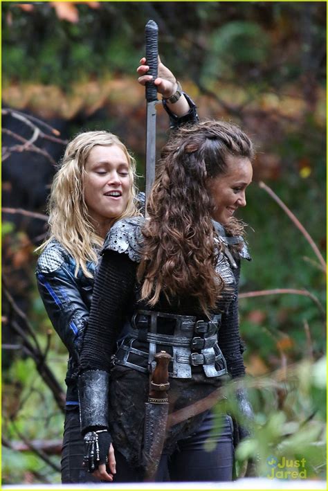 Eliza Taylor Heads Back Into The Woods On The 100 Photo 736056