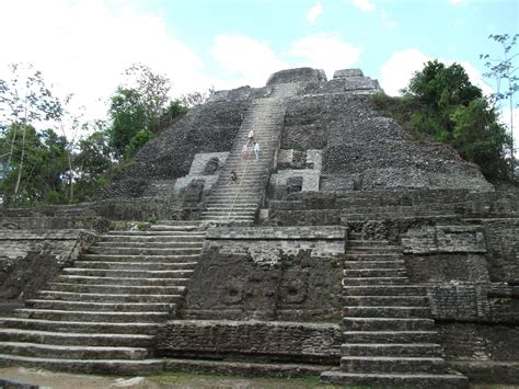 Lamanai Mayan Ruins Visiting The Lamanai Maya Ruins