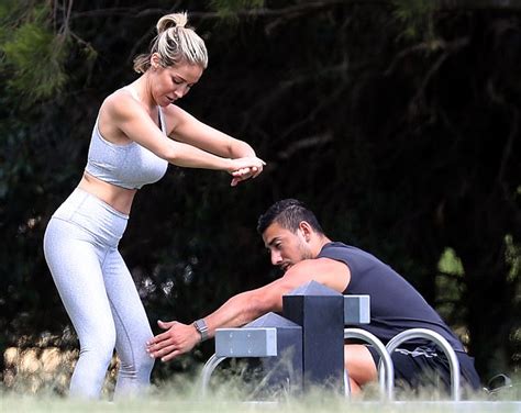 Samantha X Works Out With Hunky Personal Trainer In Sydney Daily Mail
