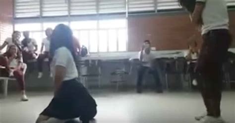 Estudiantes Exhibieron Baile Sensual En Plena Clase Y Delante De Su