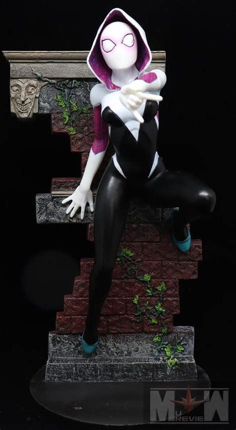 diamond select toys marvel gallery spider gwen mureview