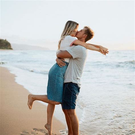 Couples Beach Kiss Youngandinlove Lovers Cute