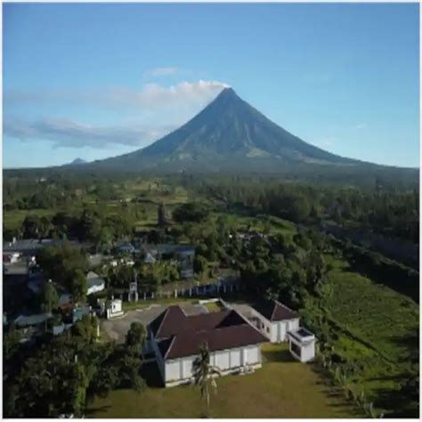 Mt Mayon In Albay The Philippines Today