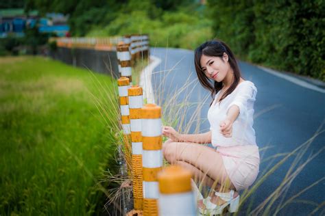 1367014 4k 5k Asian Fence Brunette Girl Sitting Hands Legs