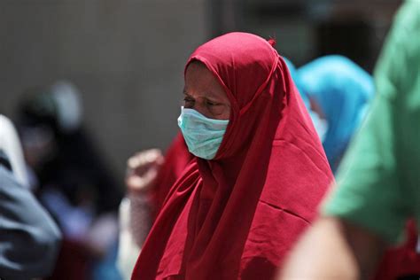 musliminnen verhüllen sich trotz verbot im tessin tages anzeiger