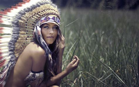 2560x1440 Indian Brunette Native Americans Headdress Wallpaper Coolwallpapers Me