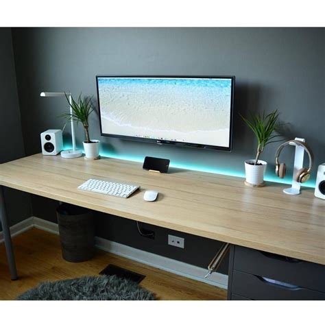 Looking at the types of desktop computing systems available today, computer desks can be divided into workstations and laptop desks. 23+ DIY Computer Desk Ideas That Make More Spirit Work ...