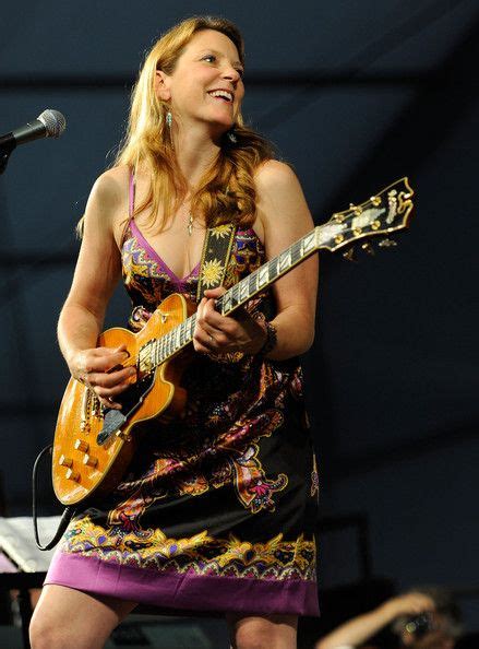 Susan Tedeschi Photos Photos 2010 New Orleans Jazz And Heritage Festival Presented By Shell Day