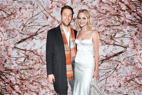 Maroney and lawrence held their ceremony at the belcourt of i'm a little confused as to why the dior dress had to have its own room, but it's definitely goals. Jennifer Lawrence and Cooke Maroney wedding: From the ...