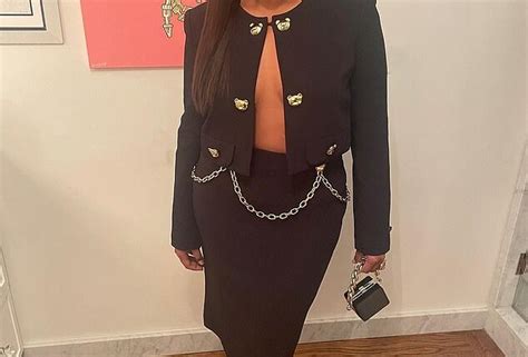 Mindy Kaling 42 Continues To Show Off Her Dramatic Weight Loss Celeb 99