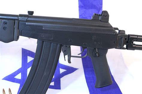Guns Magazine The Iwi Galil — Alpha And The Omega Of Battle Rifles