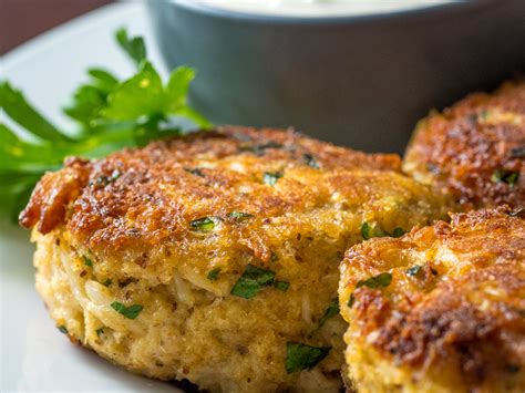 Classic Maryland Crab Cakes 12 Tomatoes