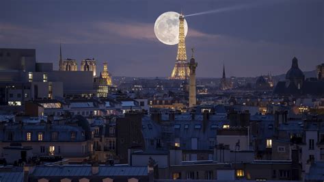 Paris Eiffel Tower With Background Of Full Moon And Cloudy Sky Hd