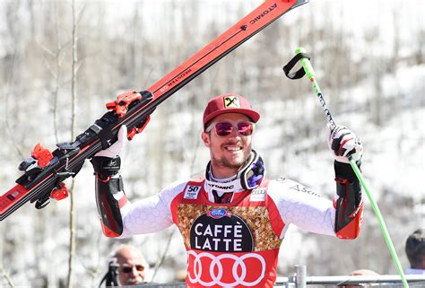 Winner of a record eight consecutive world cup titles. Ein Jahr mit Ski-Superstar Marcel Hirscher ...
