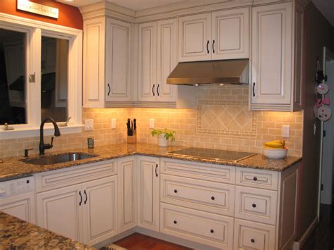 Under cabinet lighting can be make or break between properly lighting up your kitchen or having dark areas where you need to work. Under Counter Lighting