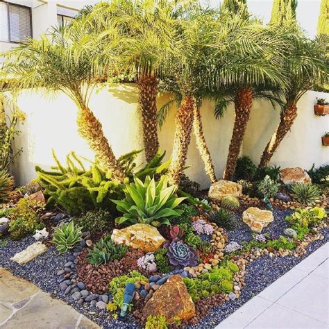 35 Amazing Beautiful Garden Landscaping Ideas With