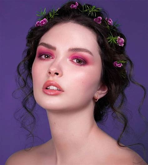 20 Lovely Spring Makeup Looks 2020 The Glossychic Dewy Makeup Look Makeup Looks Creative
