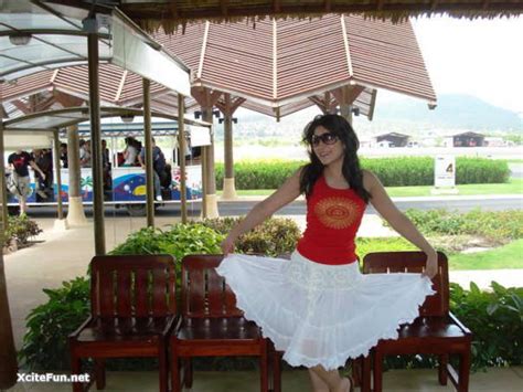 Maria Wasti Ayesha Omer On Vacationsons Pakistani Gir XciteFun Net