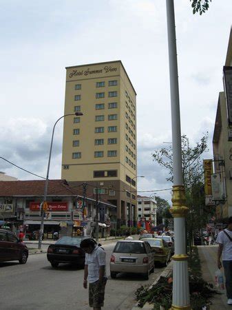Hotel summer view is situated in 165, jalan sultan abdul samad, off jalan tun sambathan 4, brickfields in kl sentral train station district of kuala lumpur just in 2 km from the centre. 301 Moved Permanently