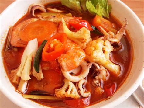 Kacau dan masak hingga ayam empuk dan sayur lembut. Resepi Tomyam Thai Pekat - Resepi Bonda