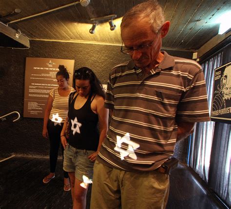 Israels Holocaust Museums Evolve In Message And Methods The New York Times