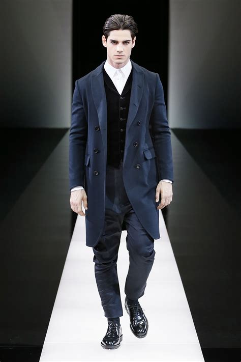 Subito a casa e in tutta sicurezza con ebay! Il vero uomo di Giorgio Armani chiude la fashion week ...