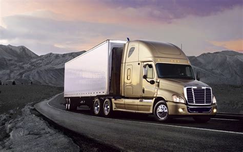 Freightliner Cascadia Truck Hd Wallpapers 9to5 Car Wallpapers