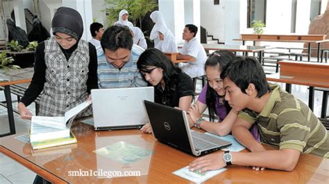 7 Daftar Universitas Swasta Di Bandung Terbaik