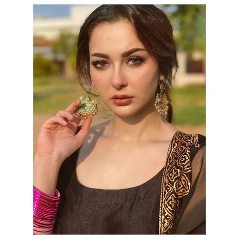 Hania aamir is now the biggest sensation in pakistan. Hania Amir Looks Magnificent In Latest Shoot | Reviewit.pk