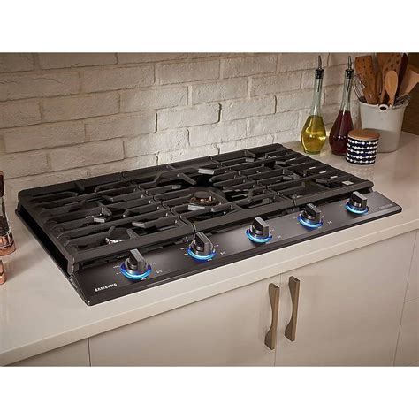 Our gas cooktops & stovetops combine superior style and performance. Samsung Chef 36 Inch Gas Cooktop - Black Stainless Steel ...