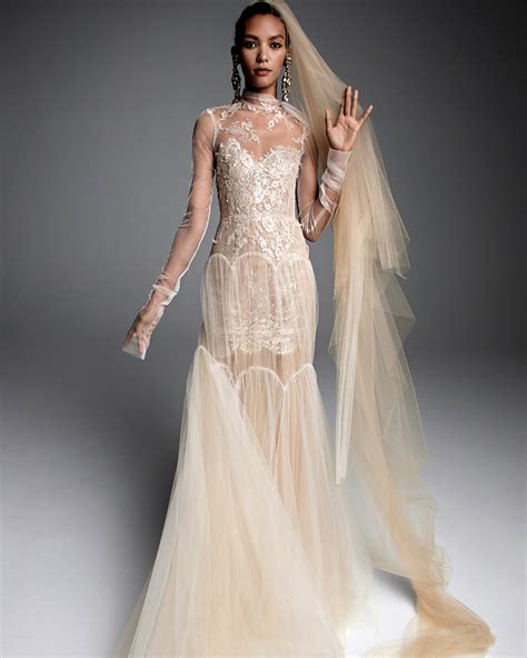 Browse iconic vera wang wedding dresses and schedule an appointment to shop for vera wang wedding dresses at a vera wang flagship salon or retailer. Vera Wang Fall 2019 Wedding Dress Collection | Martha ...