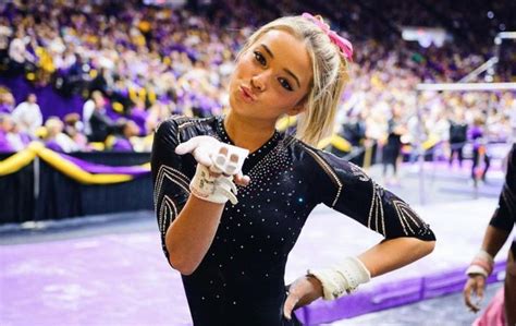 Look Lsu Gymnast S Olivia Dunne Photo Going Viral The Spun What S