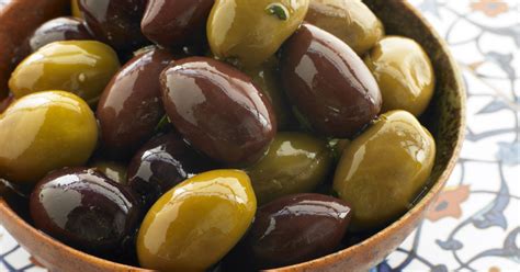 Whats The Difference Between Green And Black Olives Anyway Huffpost
