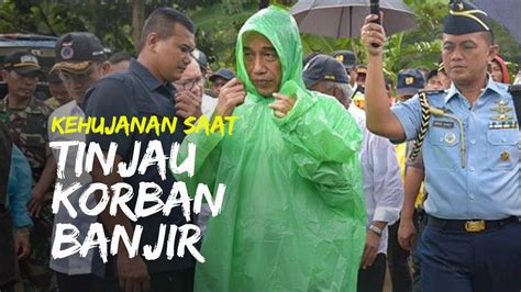 monyet bawa jas hujan