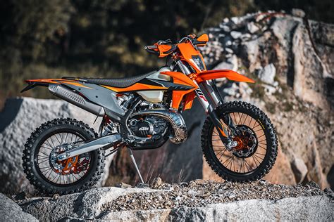 The ktm 250 exc‑f is offered petrol engine in the malaysia. 2021 KTM Enduro Bikes Revealed - Vision Media - Vision Media