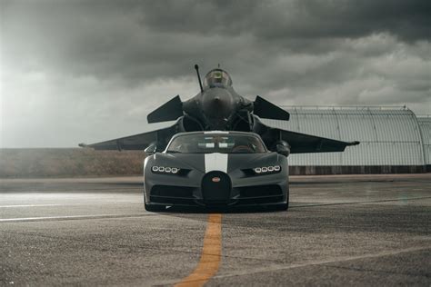 Watch The Bugatti Chiron Race A Fighter Jet Carbuzz