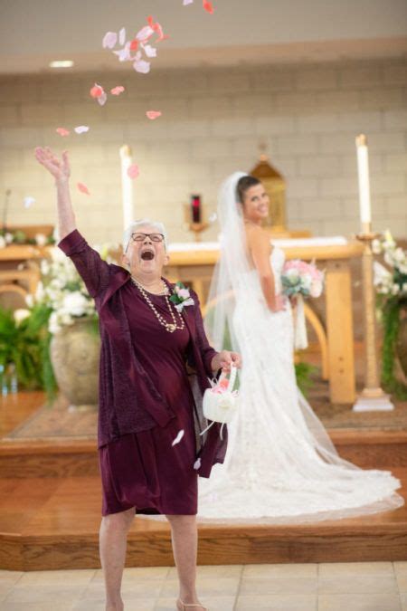 83 yr old flower girl steals spotlight at granddaughter s wedding in sweet photos wedding pics
