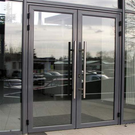 Moreover, aluminum frame solutions have been consistently gaining fans in the north american market year after. Aluminium French Doors | Aluminum Frame Tempered Glass ...