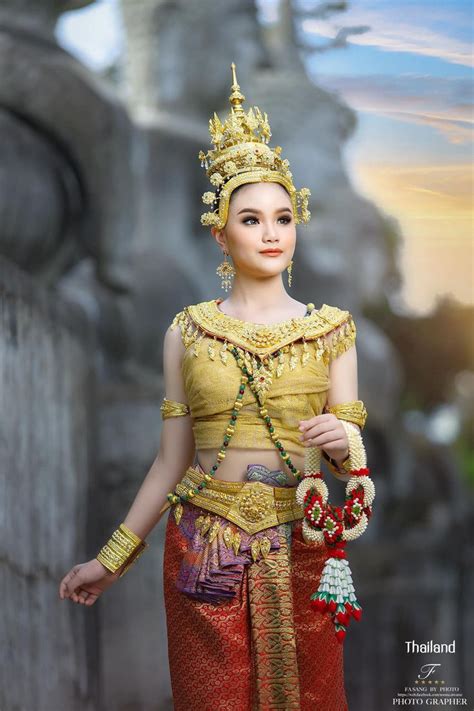 gorgeous of thai traditional costume thailand 🇹🇭 ชุด ไทย