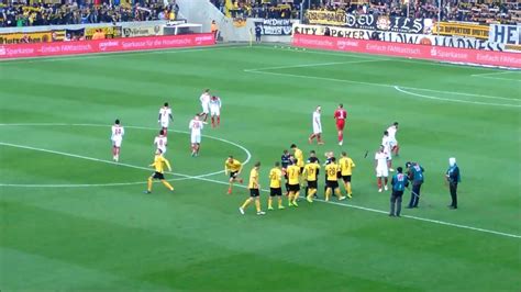 In die karten spielte den hausherren dabei ein früher platzverweis gegen den fci. SG Dynamo Dresden vs. FC Ingolstadt 2:0 am 25.11.2018 ...