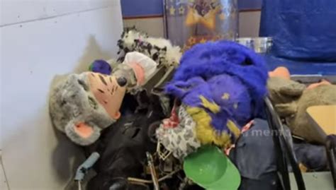 Destroyed Chuck E Cheese Animatronics As A Result Of 20 So Stupid R