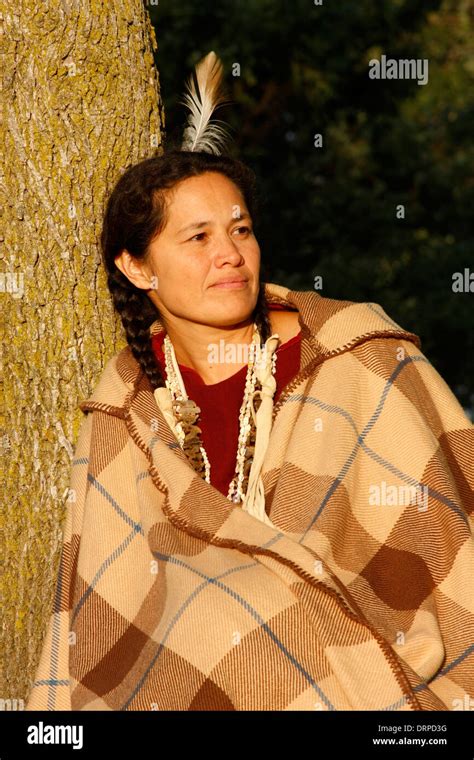 Native American Indian Lakota Sioux Woman Stock Photo Alamy