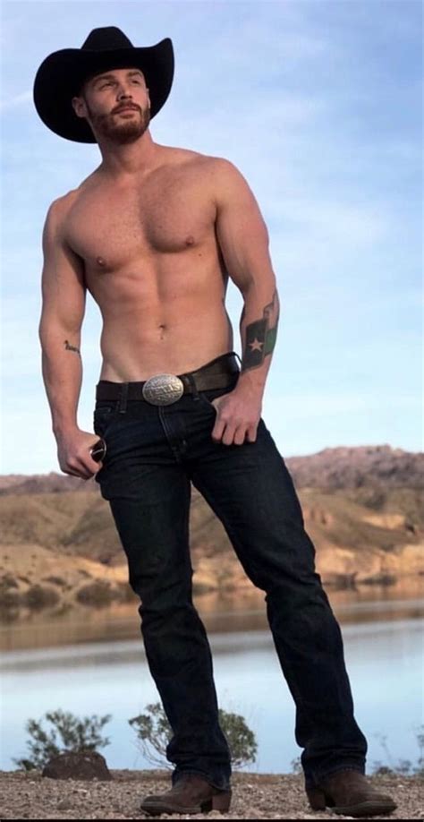Pin By Craig Terry On Hombres Guapos In 2020 Shirtless Hunks Hot