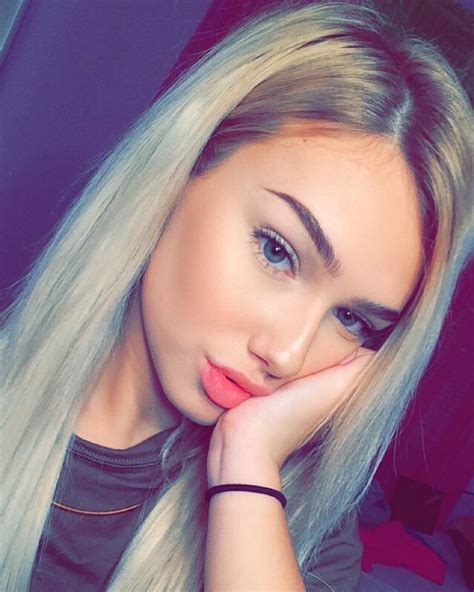 Mollyomalia Instagram Pretty Blonde Girls Beauty Blonde Girl Selfie