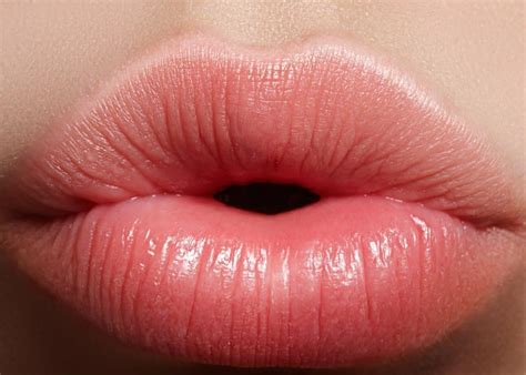 Cum să îngrășați buzele în mod natural cu diy lip Plumper Arsenal Fund