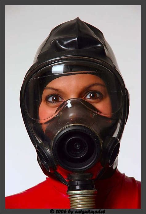 Pin By Jakob Jurka On Gasmaske Gas Mask Gas Mask Girl Mask Girl