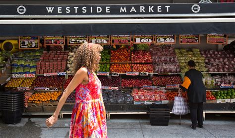 A Grocery Chain With A Neighborly Feel Is Branching Out The New York