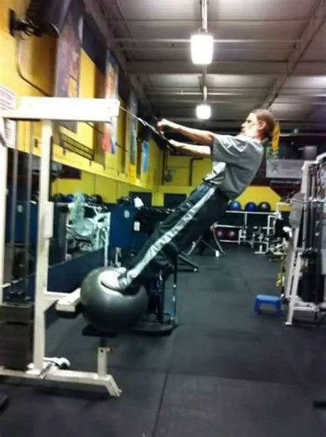 Epic Fail Gym Photos That Will Make Your Day Drollfeed