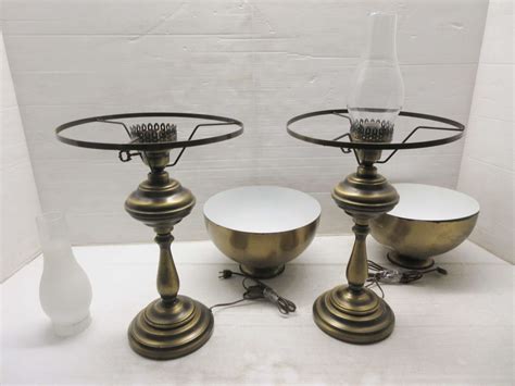 Albrecht Auctions 2 Lamps