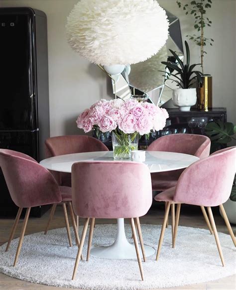 Need a flexible payment option? 15 Modern Velvet Dining Chairs for the Dining Room